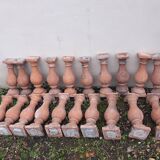 Vingt balustres en terre cuite de Castelnaudary