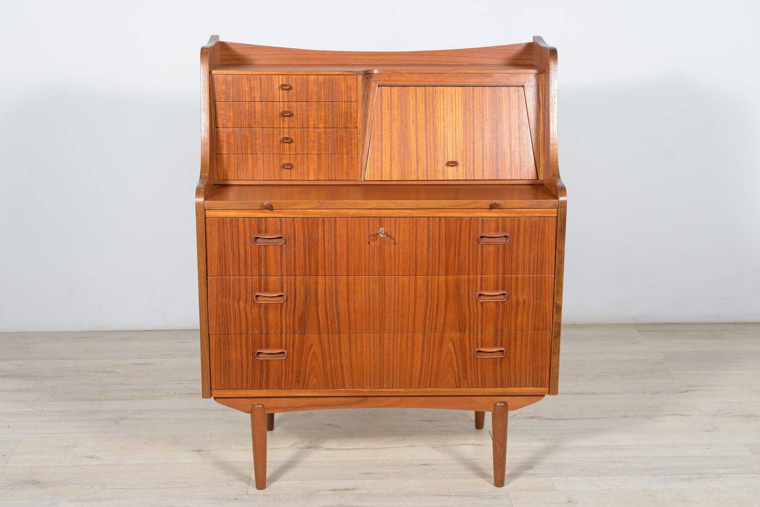 Mid century Teak Dresser with dressing table, 1960s