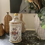 Twentieth century Paris porcelain pharmacy pot