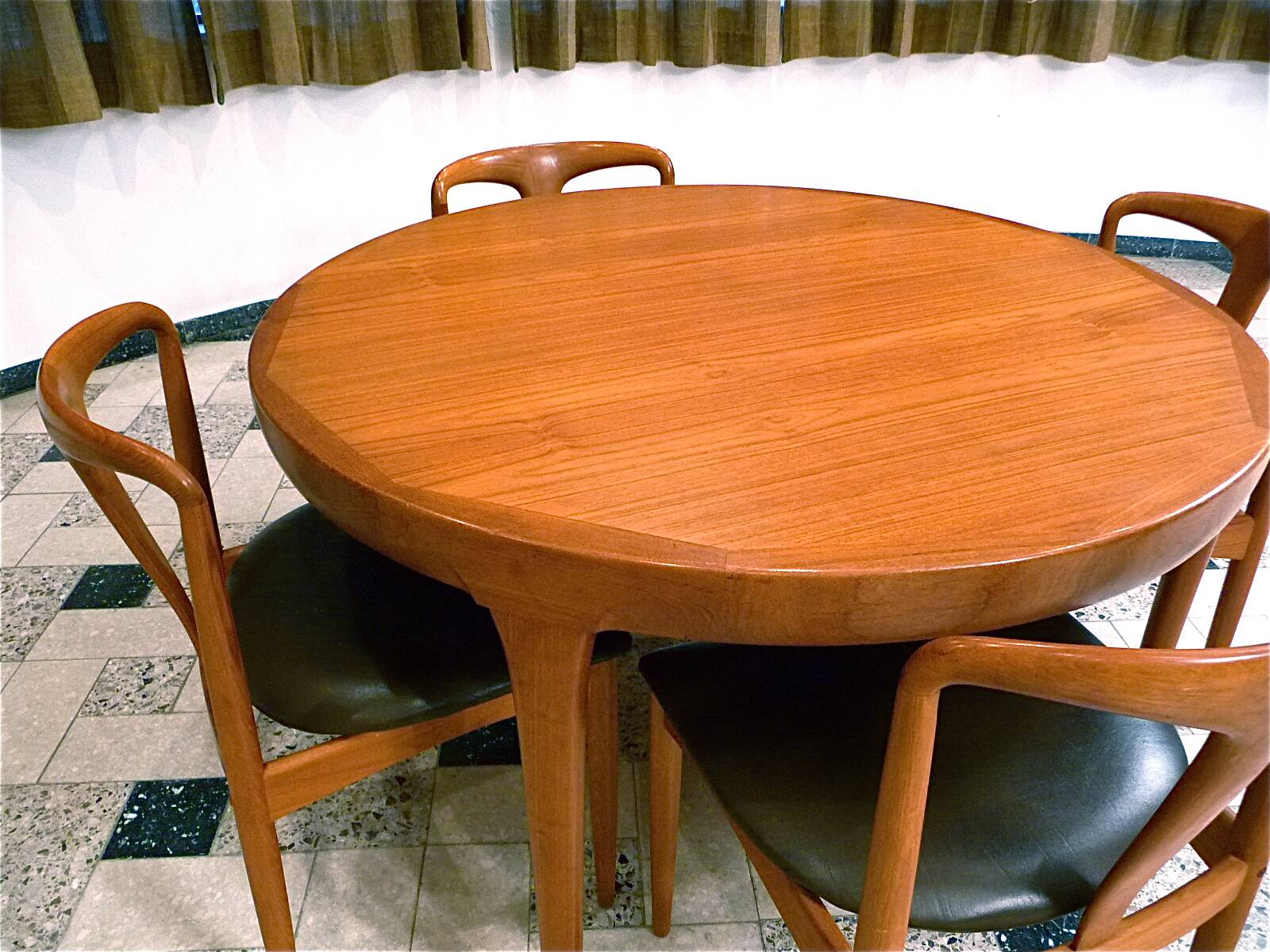 Ensemble de 4 chaises de salle à manger "Juliane" en teck par Johannes Andersen pour Uldum, Danemark 1960