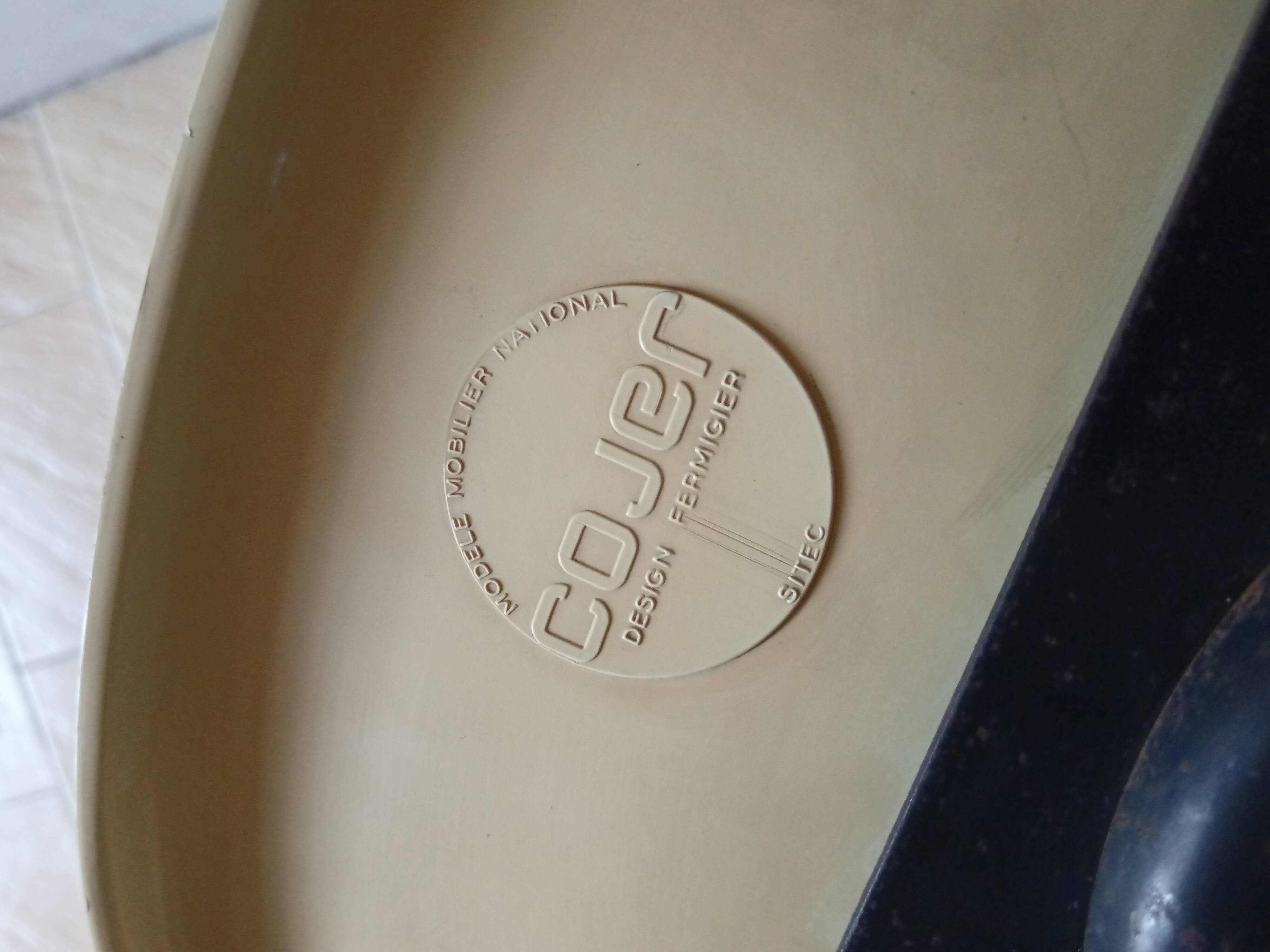 Chaise coque Cojer par Étienne Fermigier 1970