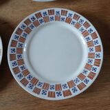 4 assiettes plates anciennes en terre de fer