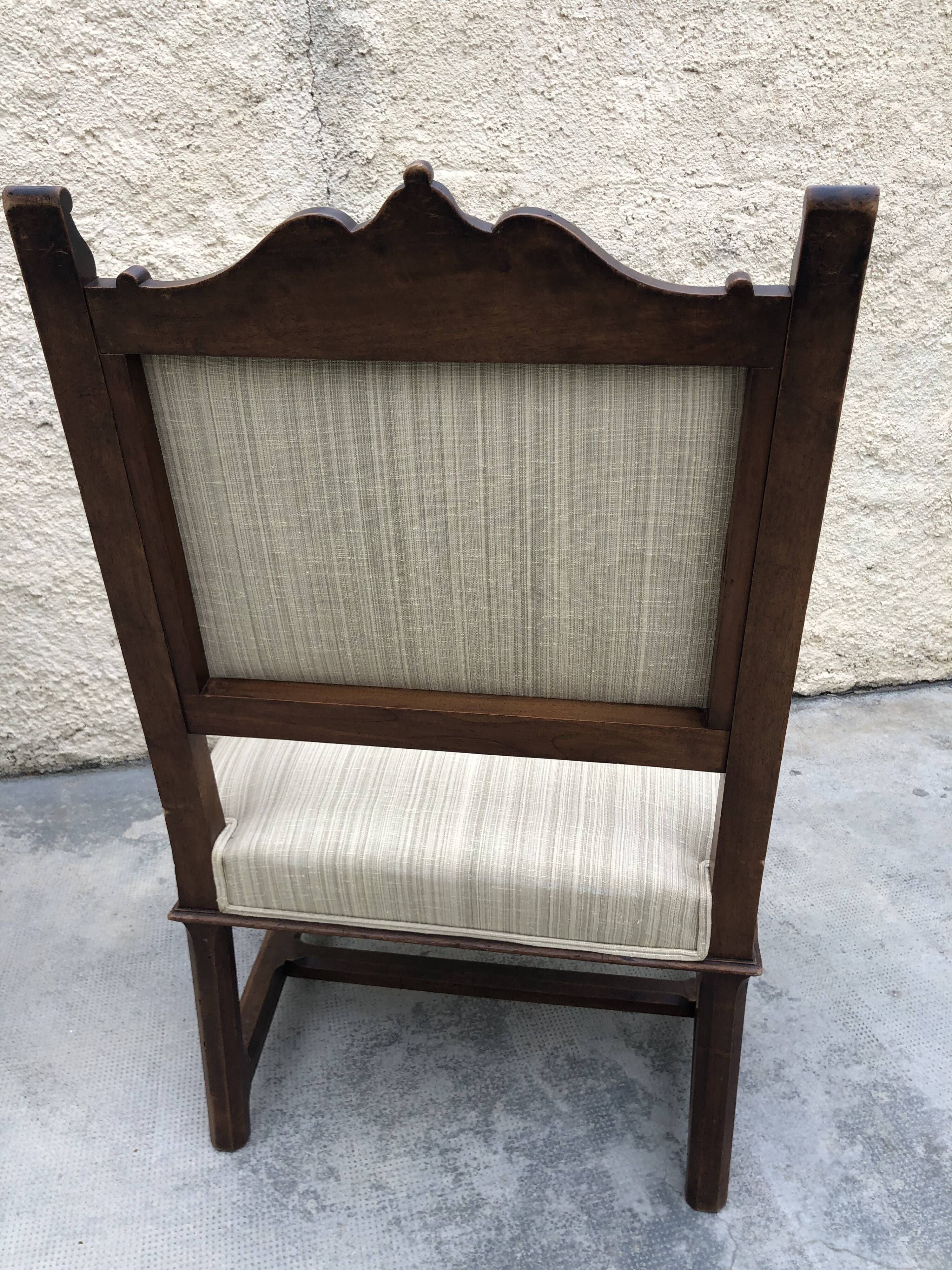 Set of 2 family armchairs, in walnut, in classic style. Late 17th century.