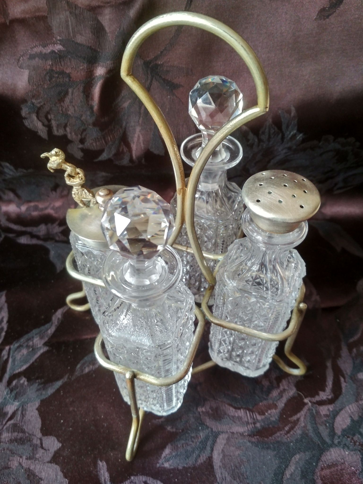 Former table servant, 4 bottles for mustard vinegar oil and salt, oil and vinegar maker