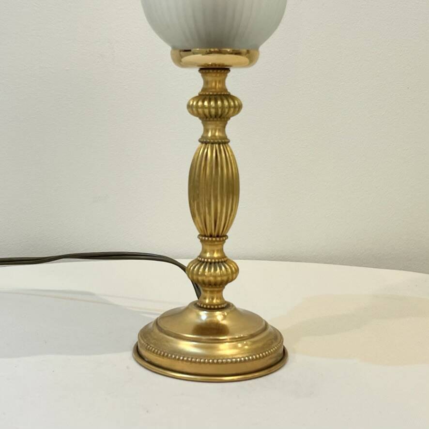 Vintage French Empire table lamp in gilded brass, opaline, pleated tulip, Belle Époque