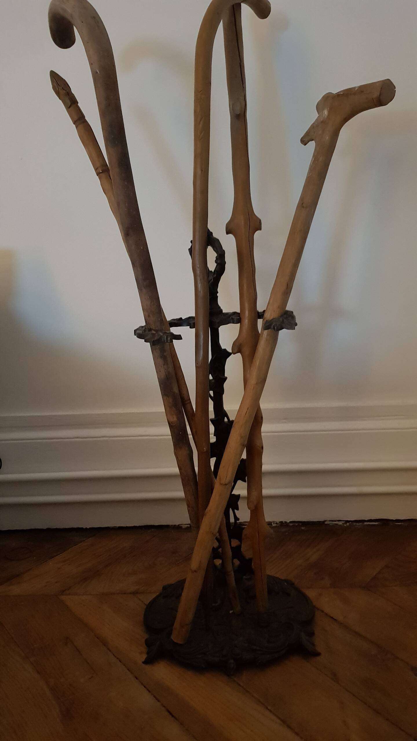 Cast iron umbrella holder