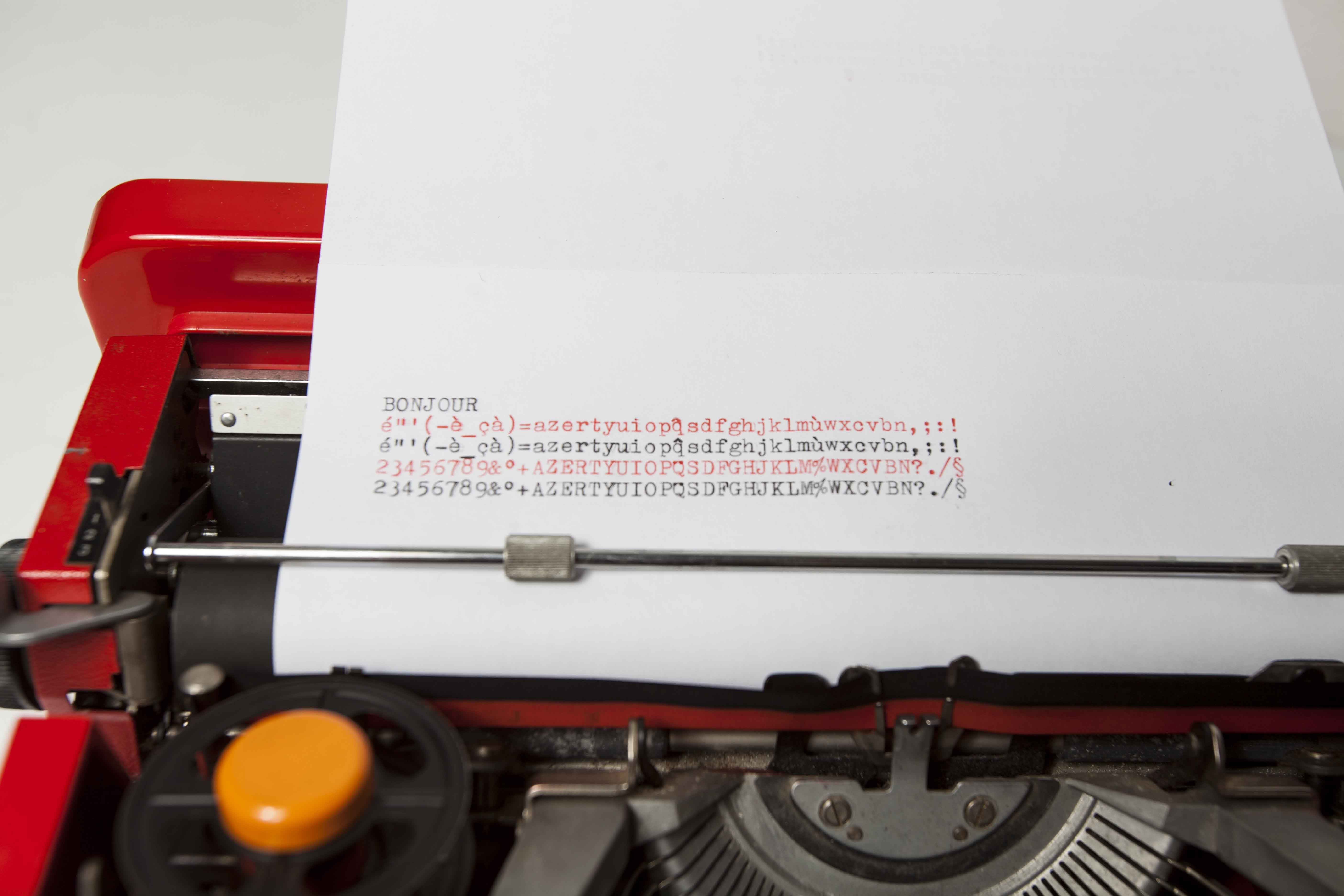 Typewriter Olivetti Valentine 1970