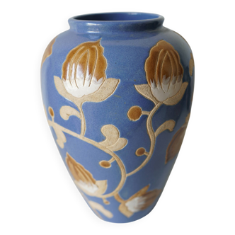 Vase en grès vernissé – décor floral en relief – style Keramis – années 70