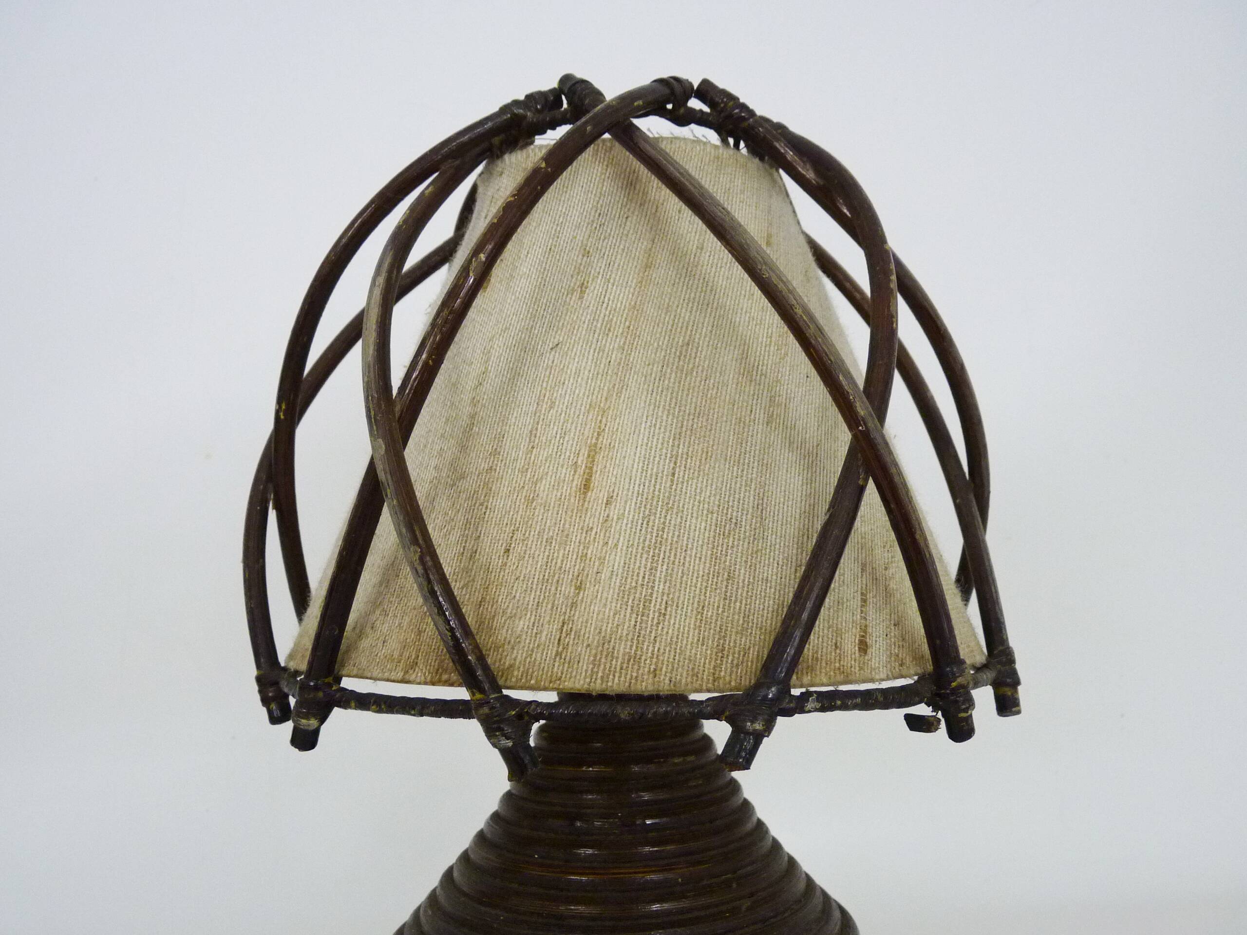 Bedside lamp, table lamp in rattan, bamboo Louis Sognot. 50s