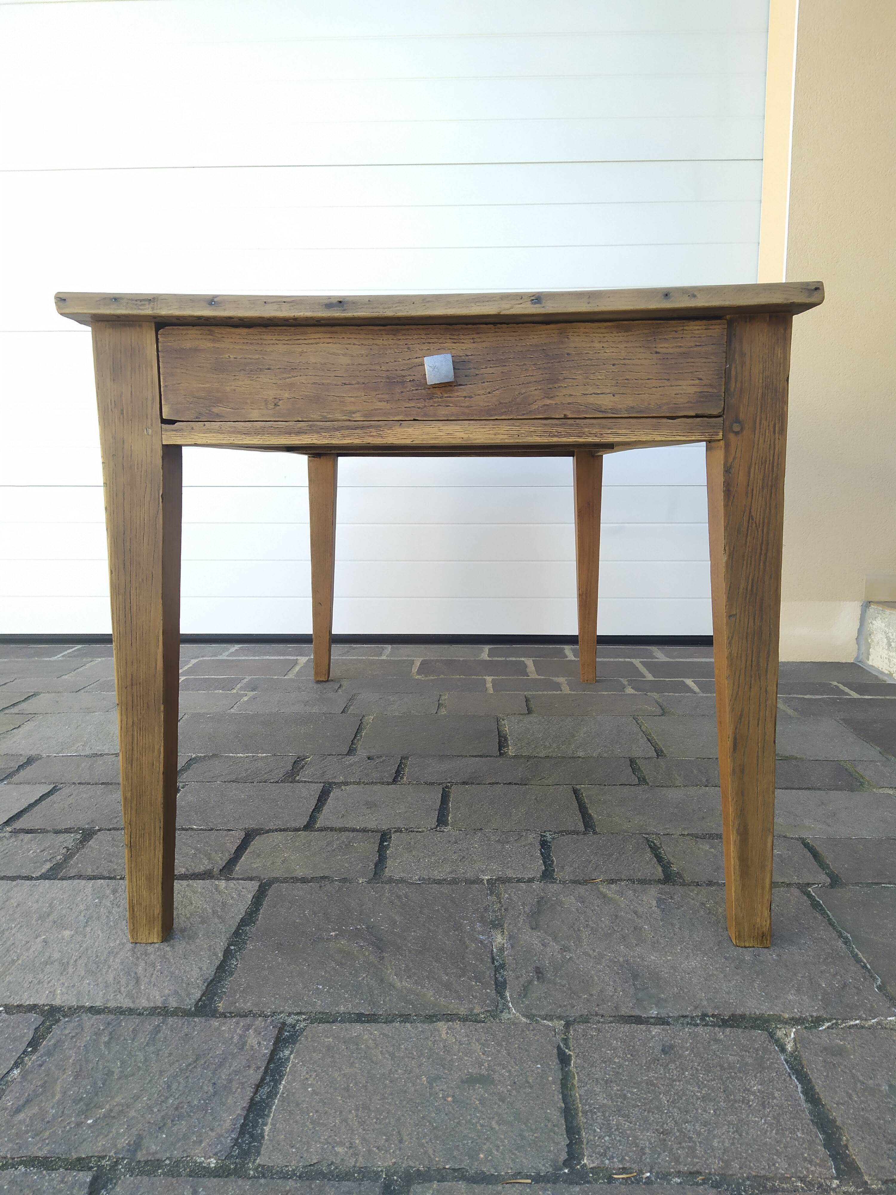 Farm table