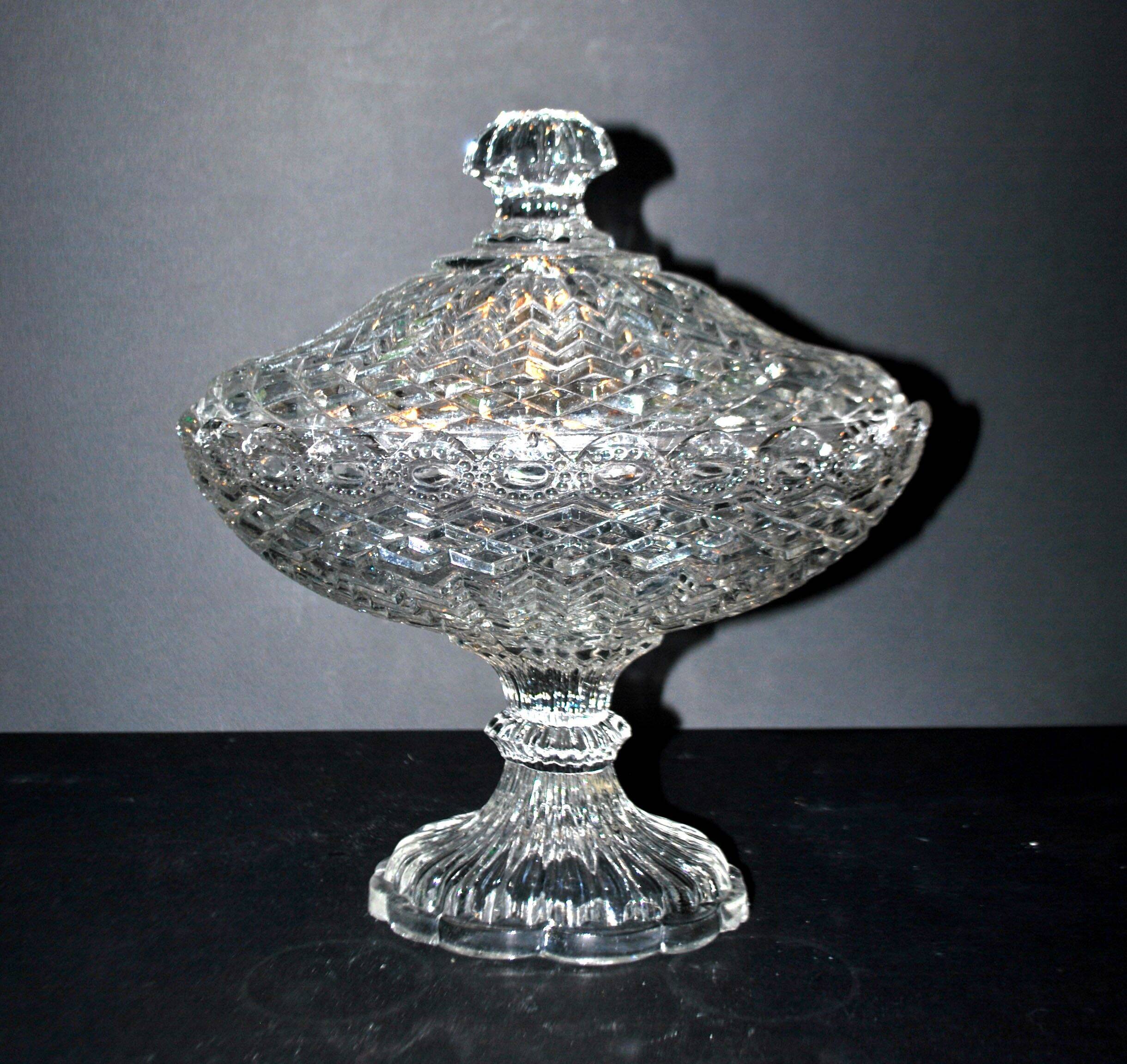 Large oval bonbonnière/dragee dish in molded crystal with diamond and pearl decoration, circa 1900