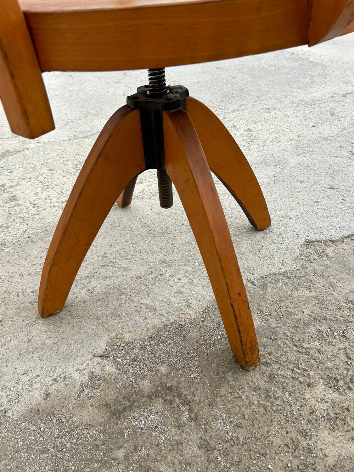 Baumann swivel office chair