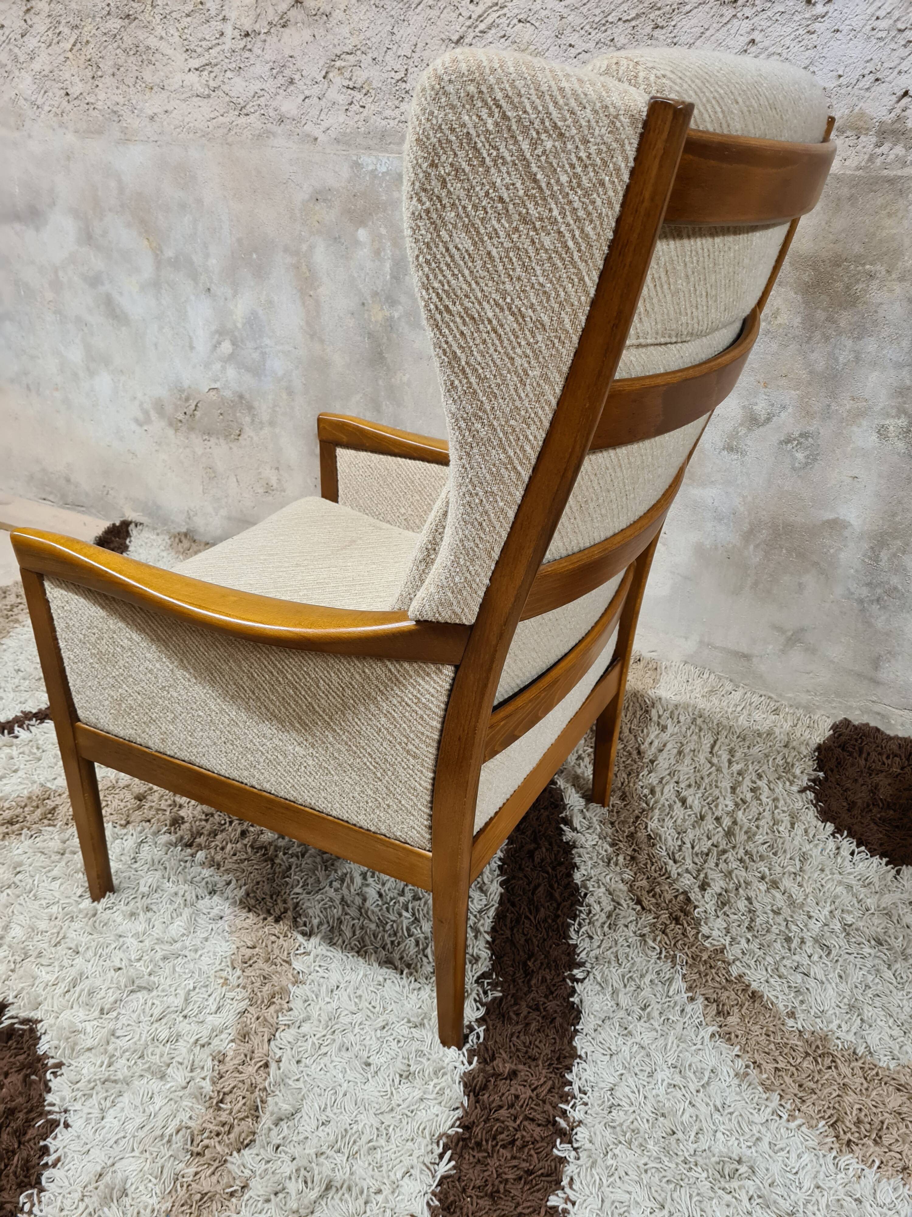 Vintage 1960 ear armchair