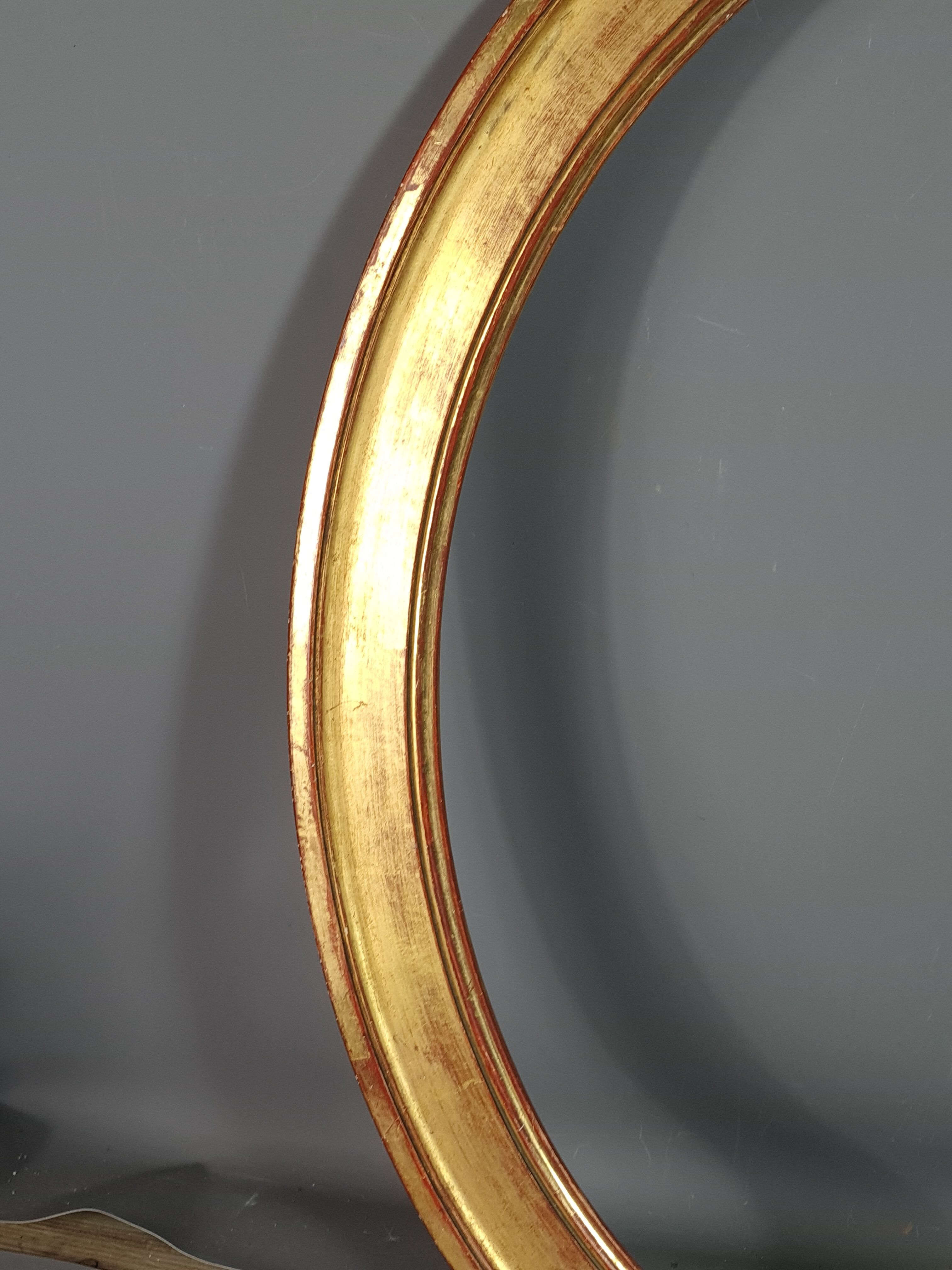 Old oval frame gilded wood with gold leaf 58.5x48.5 cm, foliage 49.8x40.8 cm SB