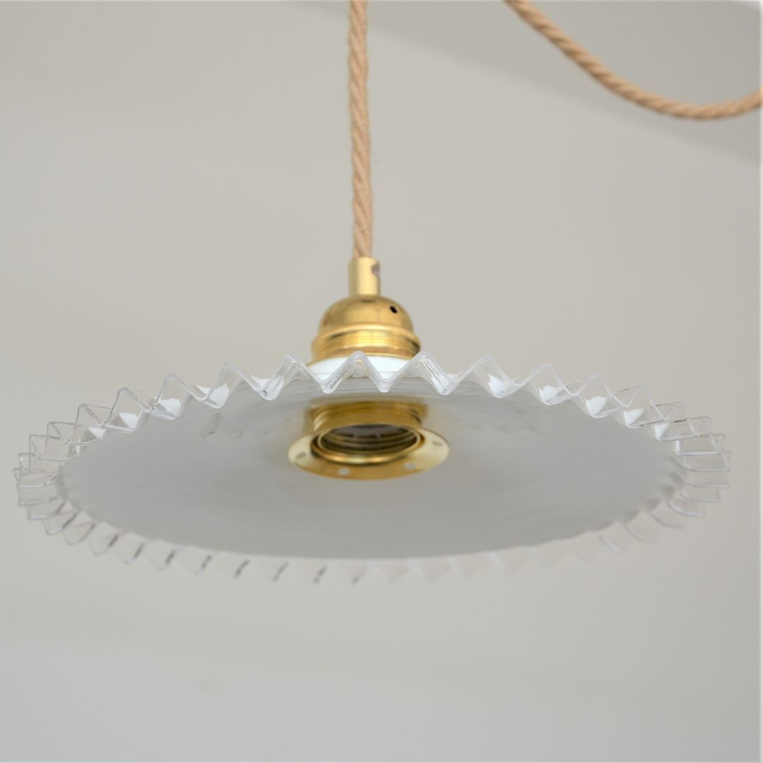 Pleated opaline suspension and jute cord