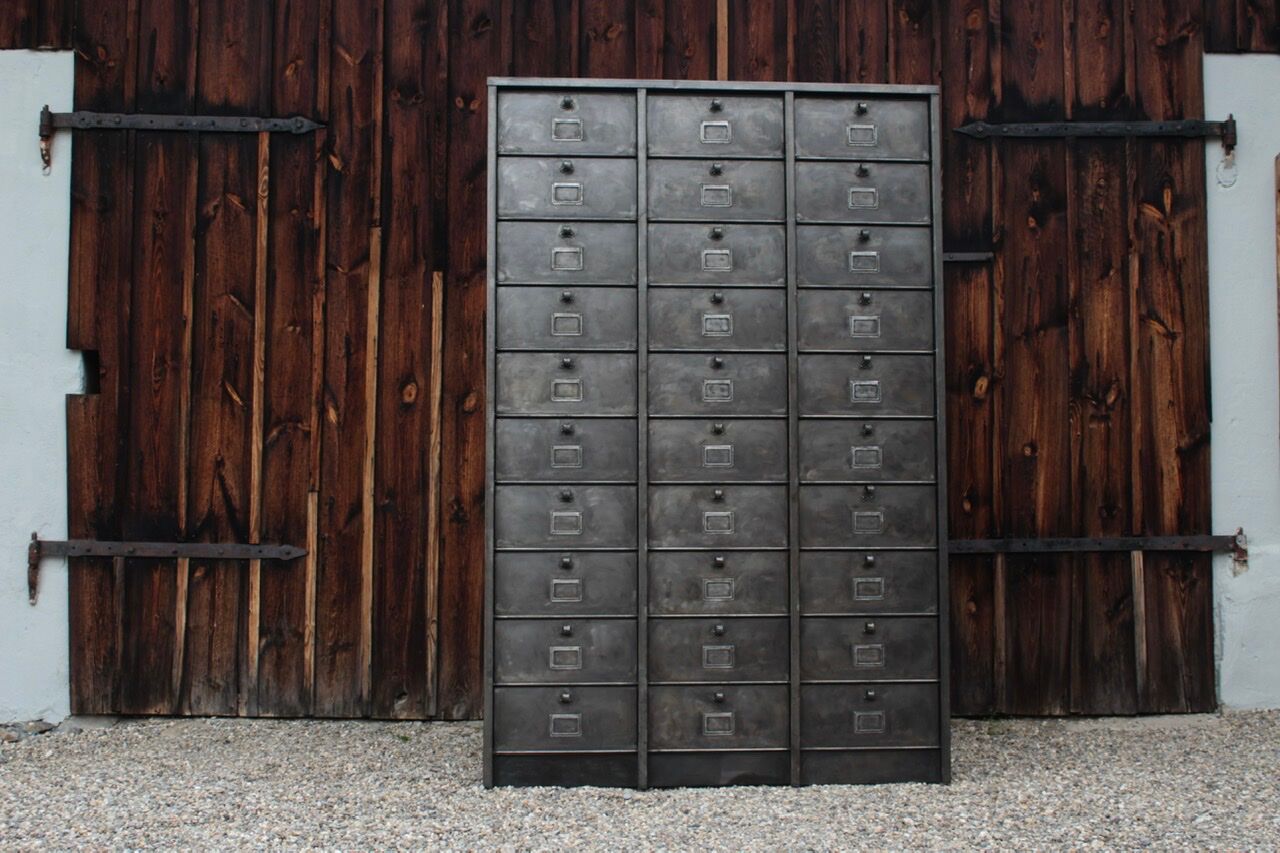 Strafor locker 30 valves