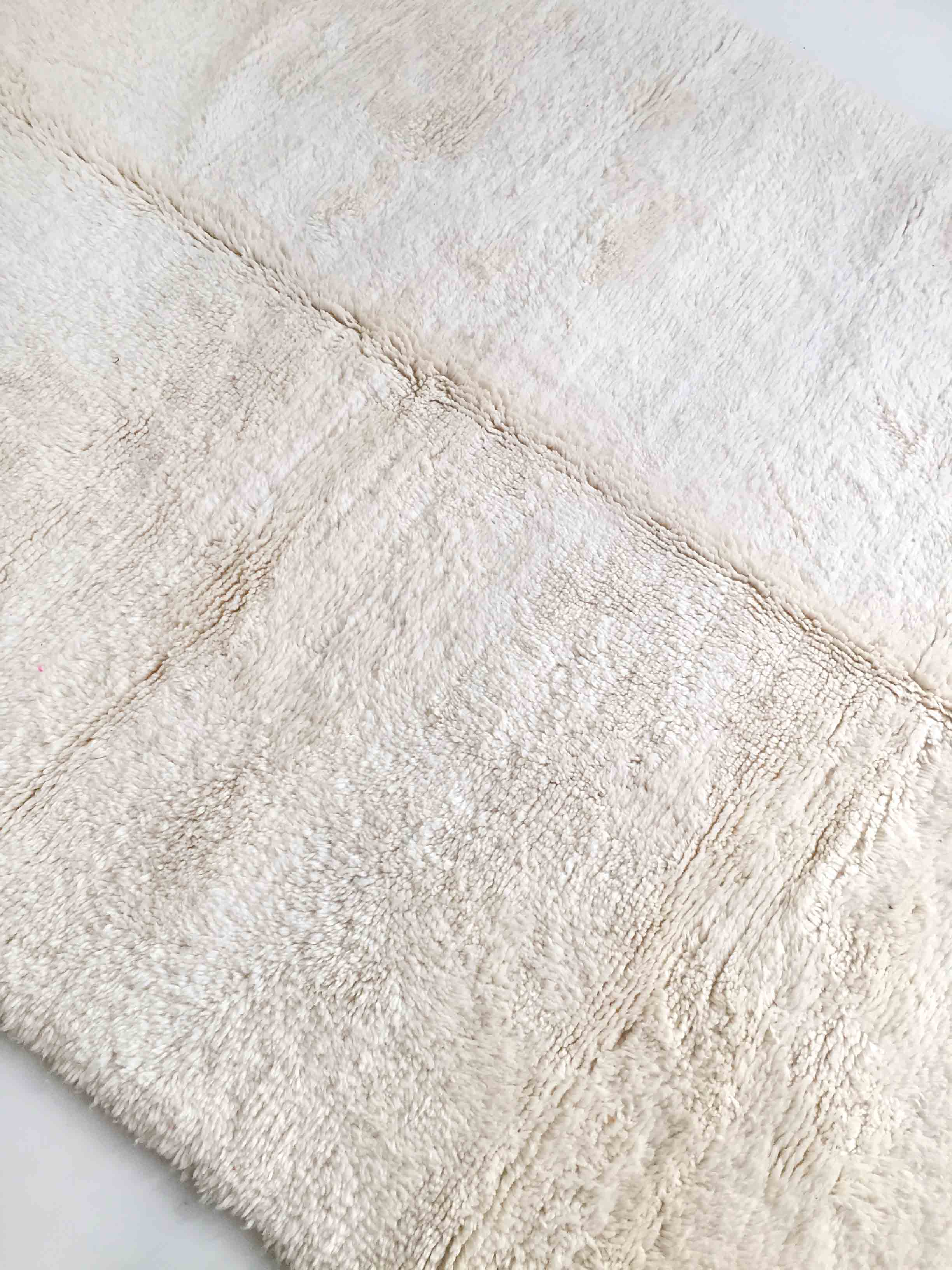 Moroccan Berber carpet Beni Ouarain unbleached uni 307x193cm