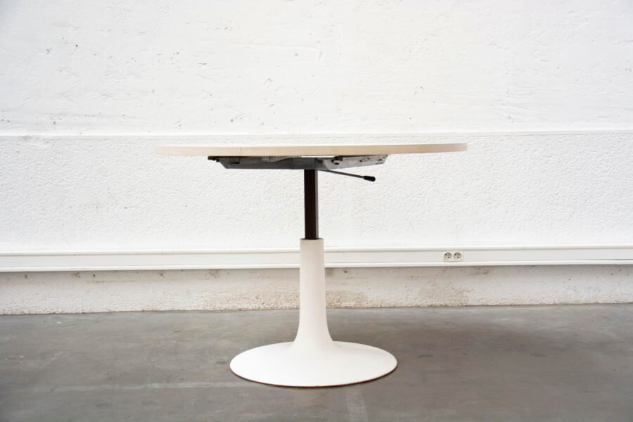 Tulip style foot system table