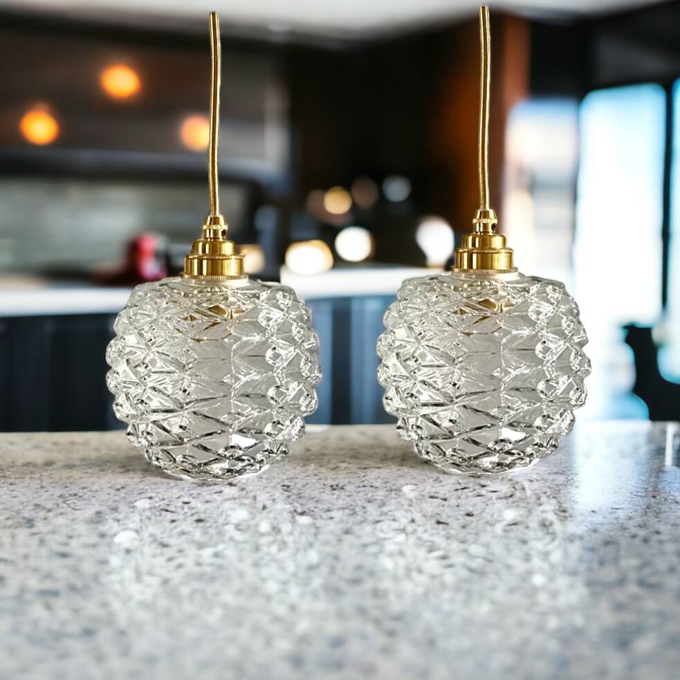 Set of two vintage portable lamps in chiseled glass