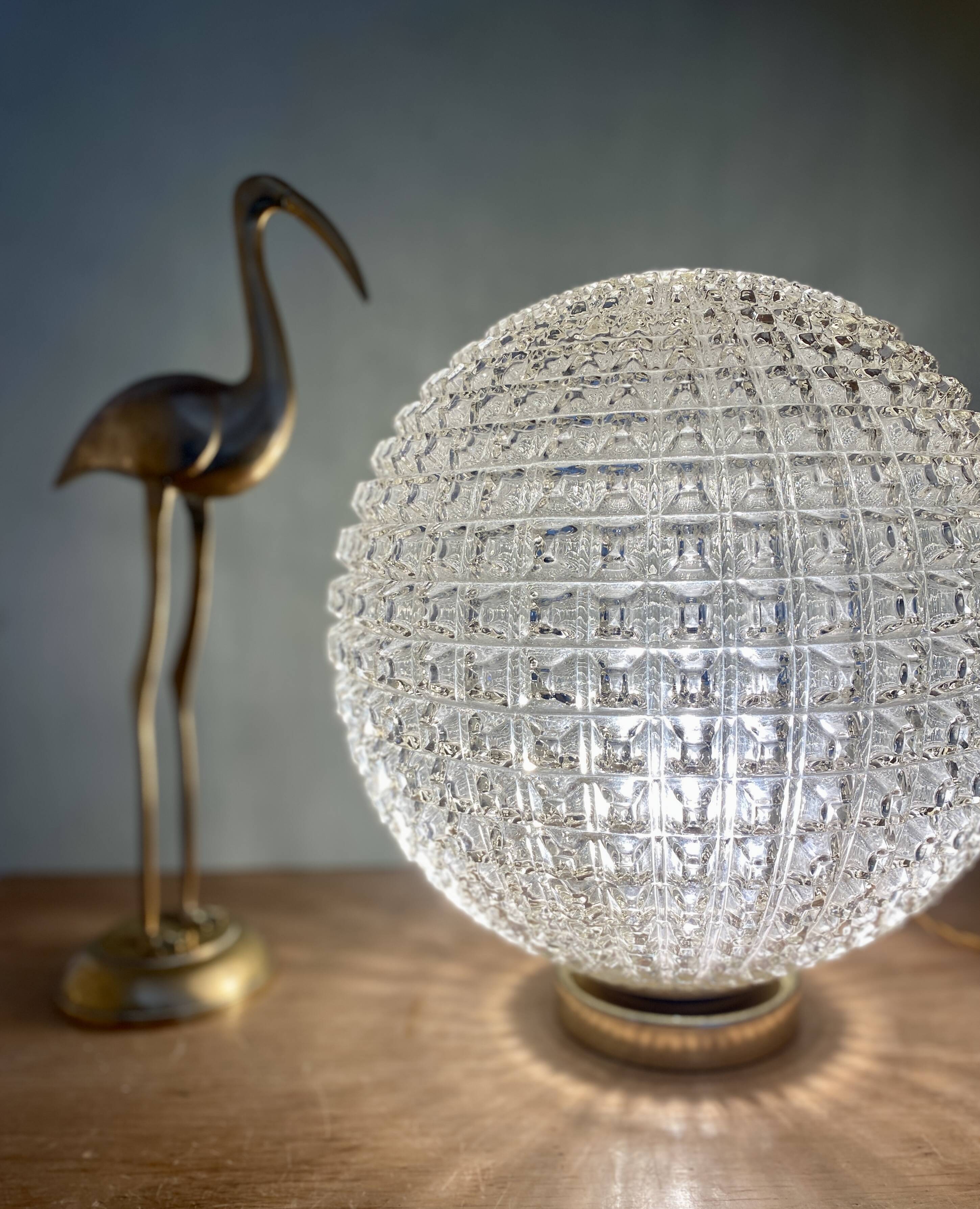 Lampe à poser globe vintage XXL en verre pointe de diamant
