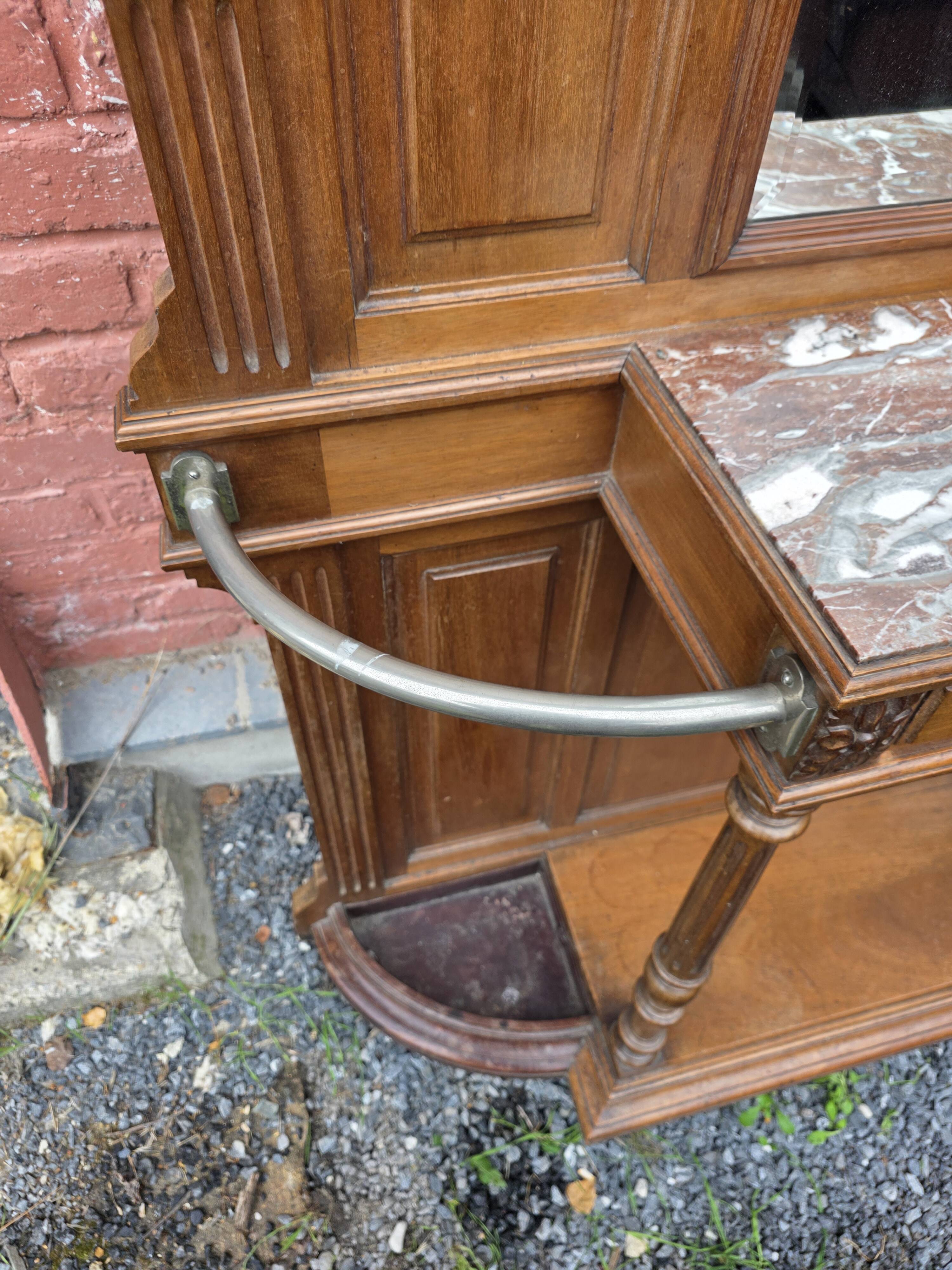Vestiaire porte manteau en noyer fin XIXe