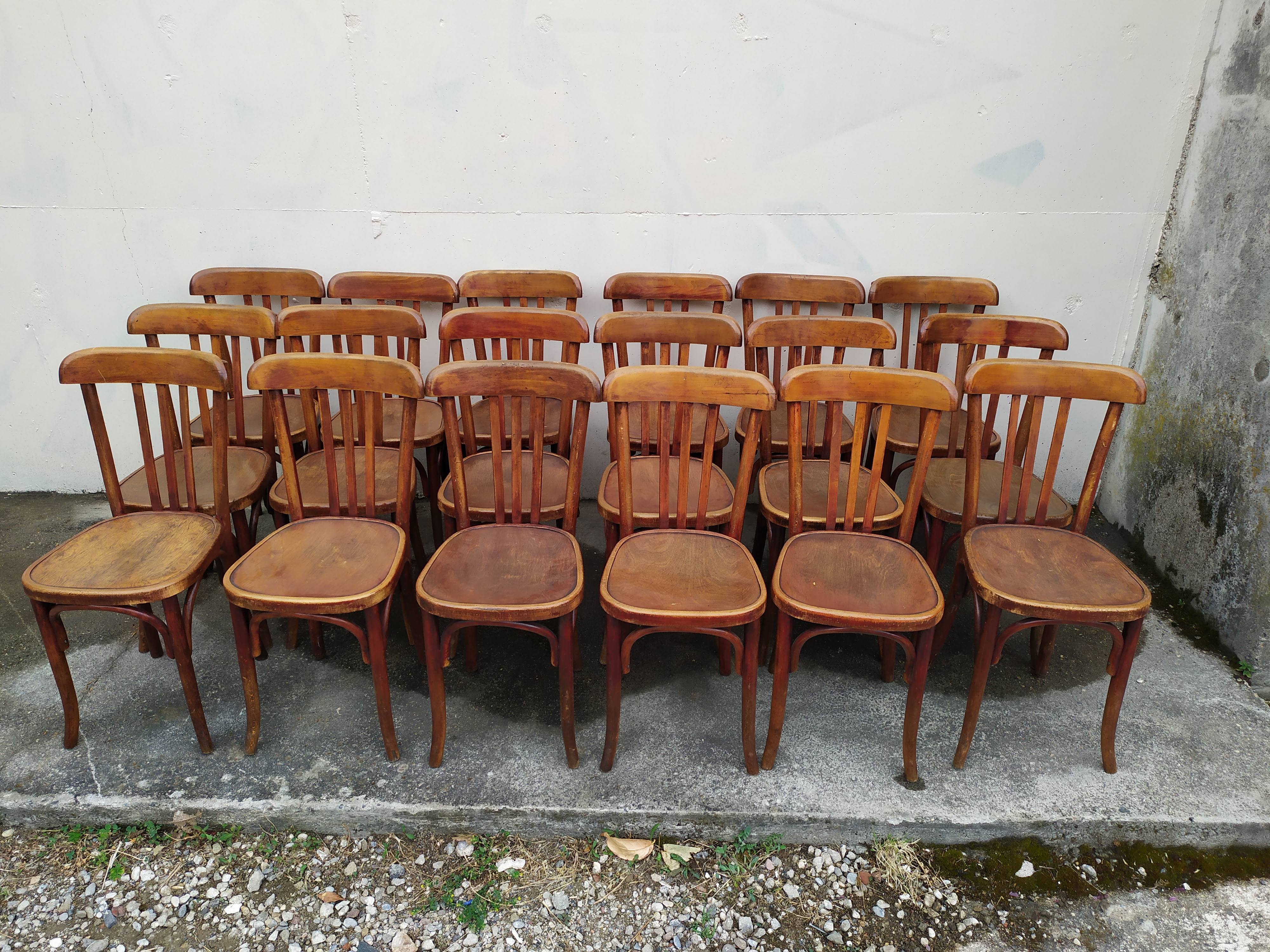 Lot de 18 chaises bistrot Fischel