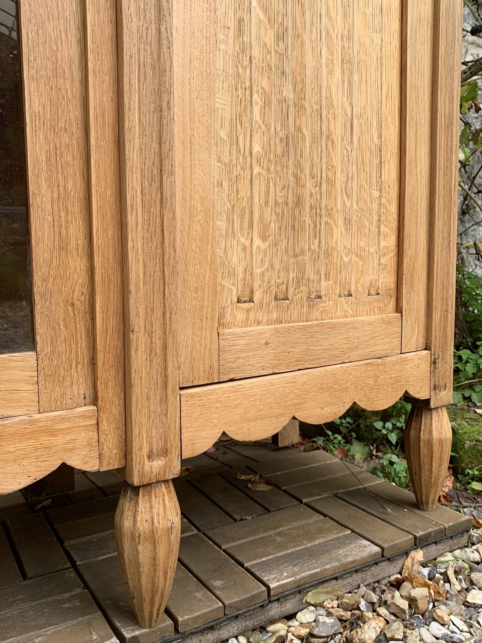 Asymmetrical Art Deco glass-fronted Parisian wardrobe in raw oak, 1930.