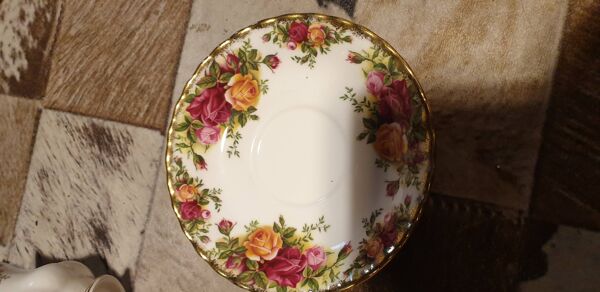 Old country roses - royal albert