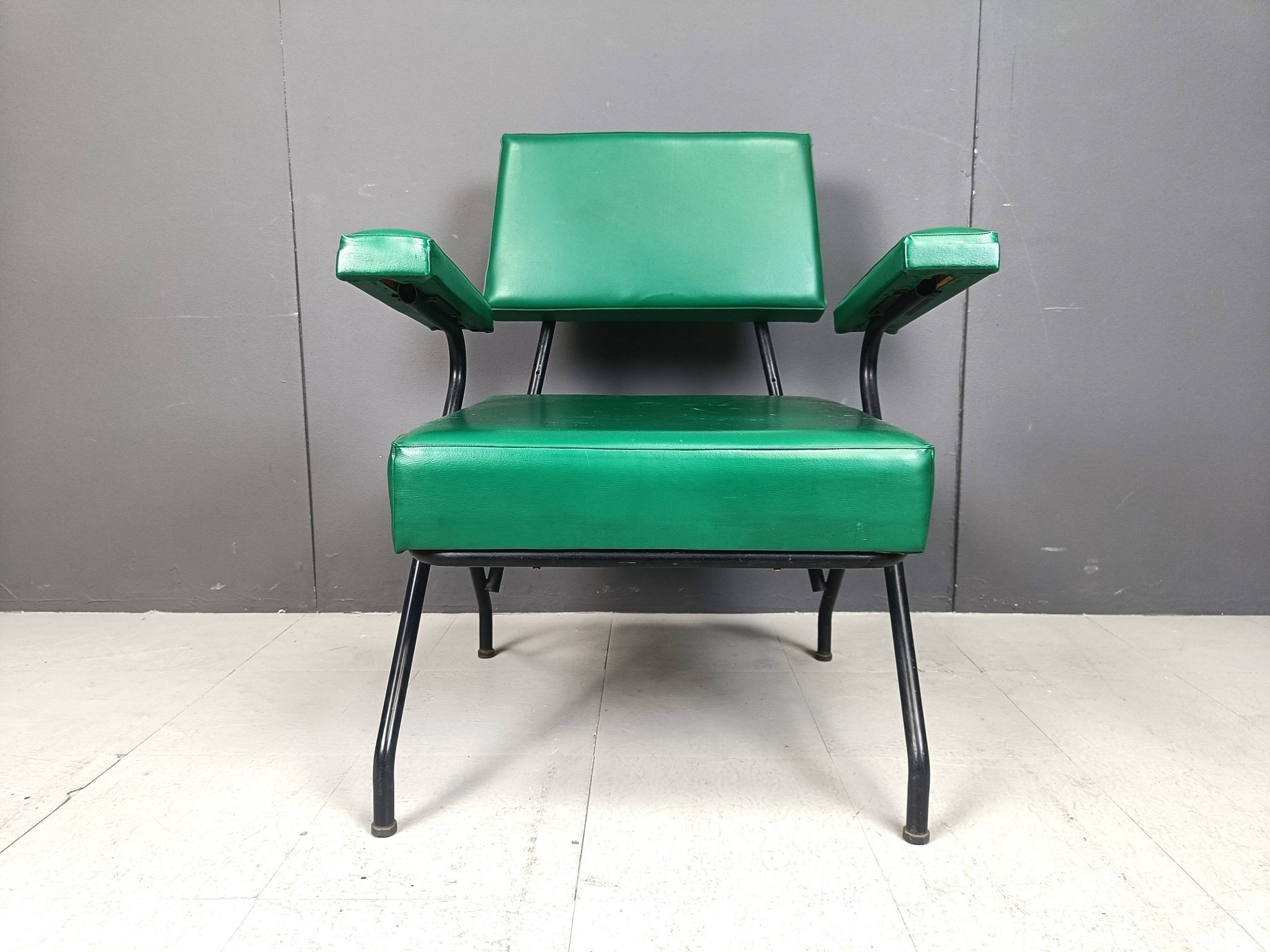 Fauteuil italien des années 50, style mid-century.