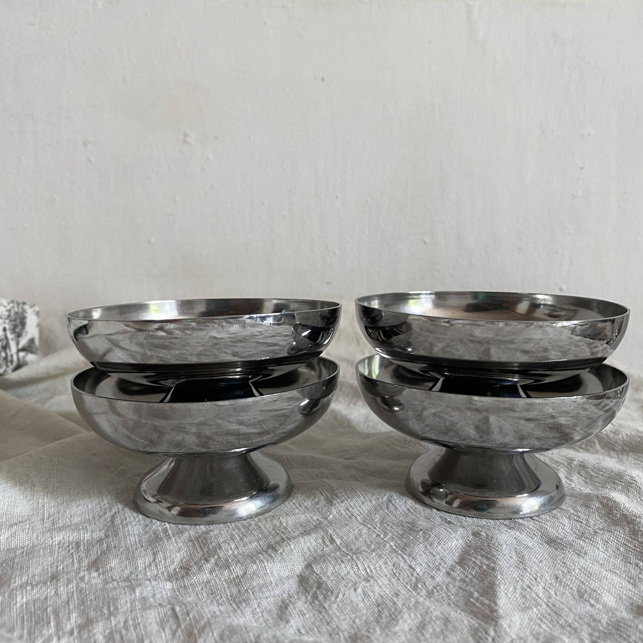 Stainless steel ice cream cups in a box