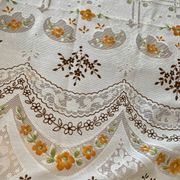 Vintage tablecloth and 6 napkins