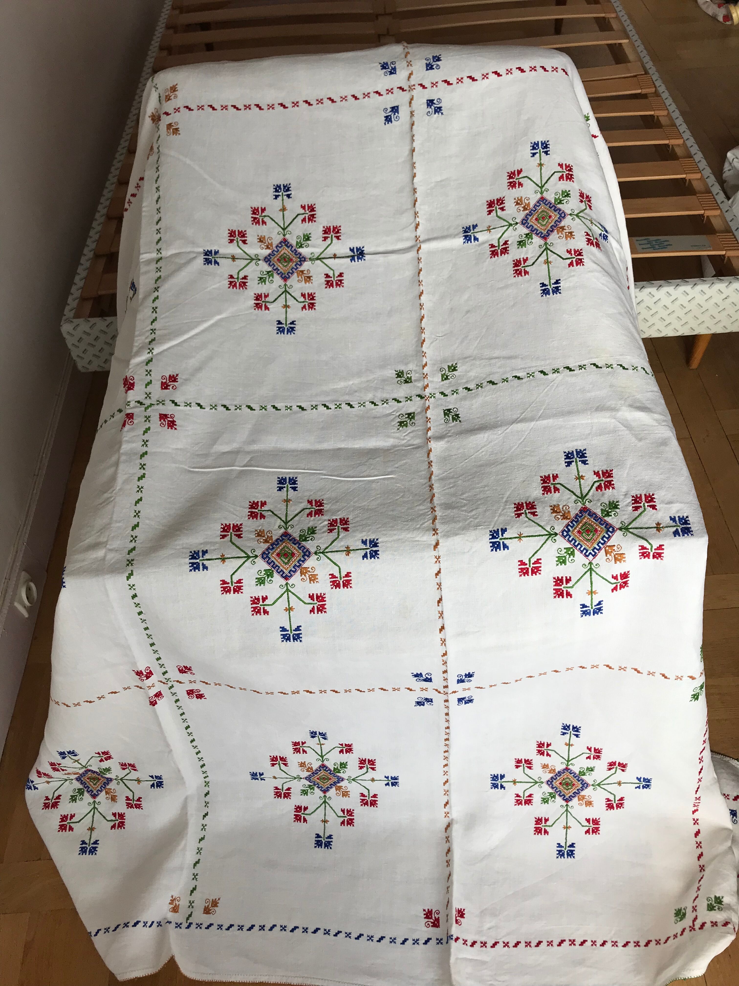 Ensemble nappes serviettes carrés de table brodé vintage