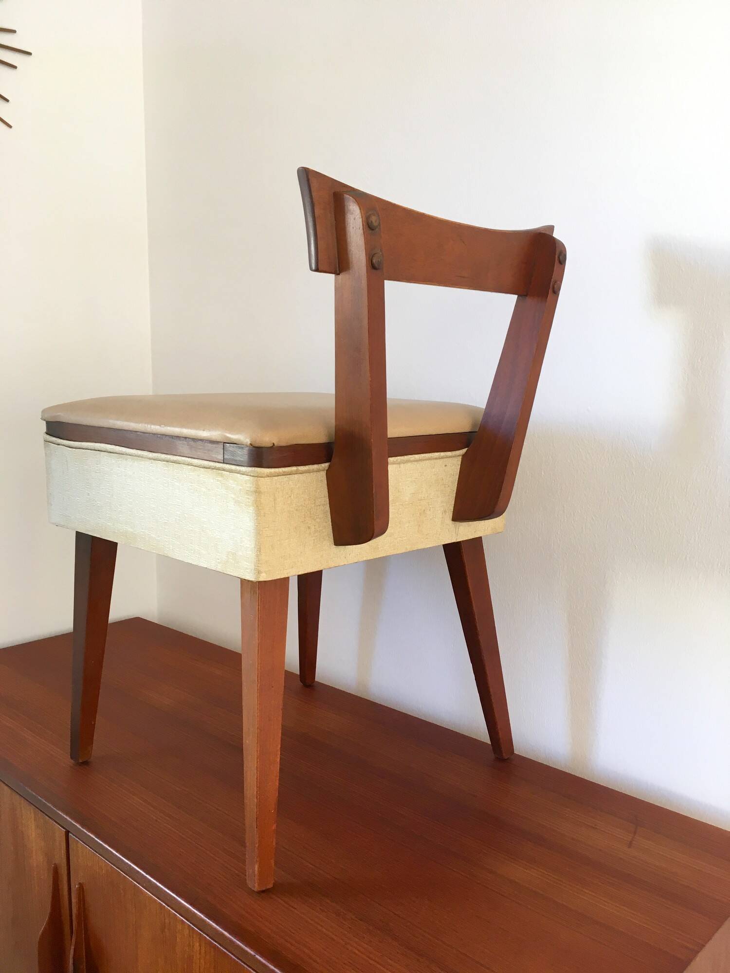 Chaise coffre travailleuse vintage années 50