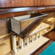 Bureau Empire d’acajou poli avec bois incrusté, années 1840