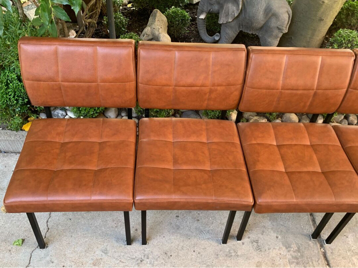 Suite de 5 chauffeuses skaï fauve 1950