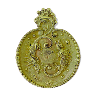 Bronze pocket with natural golden patina decorated with chimeric animals