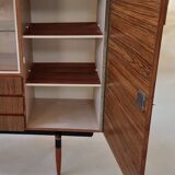 Vitrine du milieu du siècle