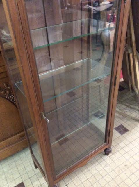 Vitrine en bois ancienne