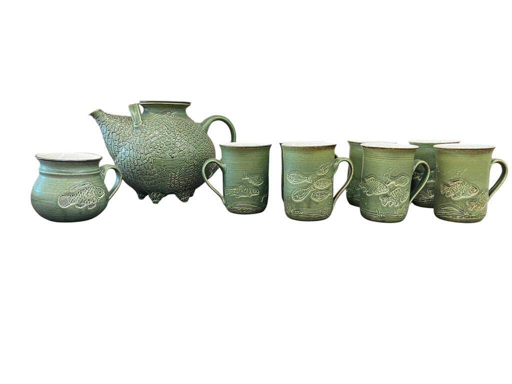 Vintage mint green tea set: teapot and 6 cups.
