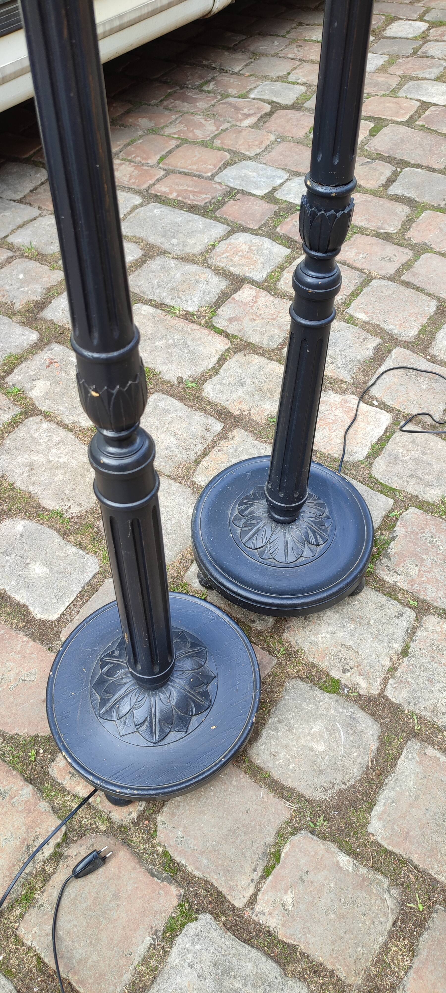 Set of 2 wooden floor lamps