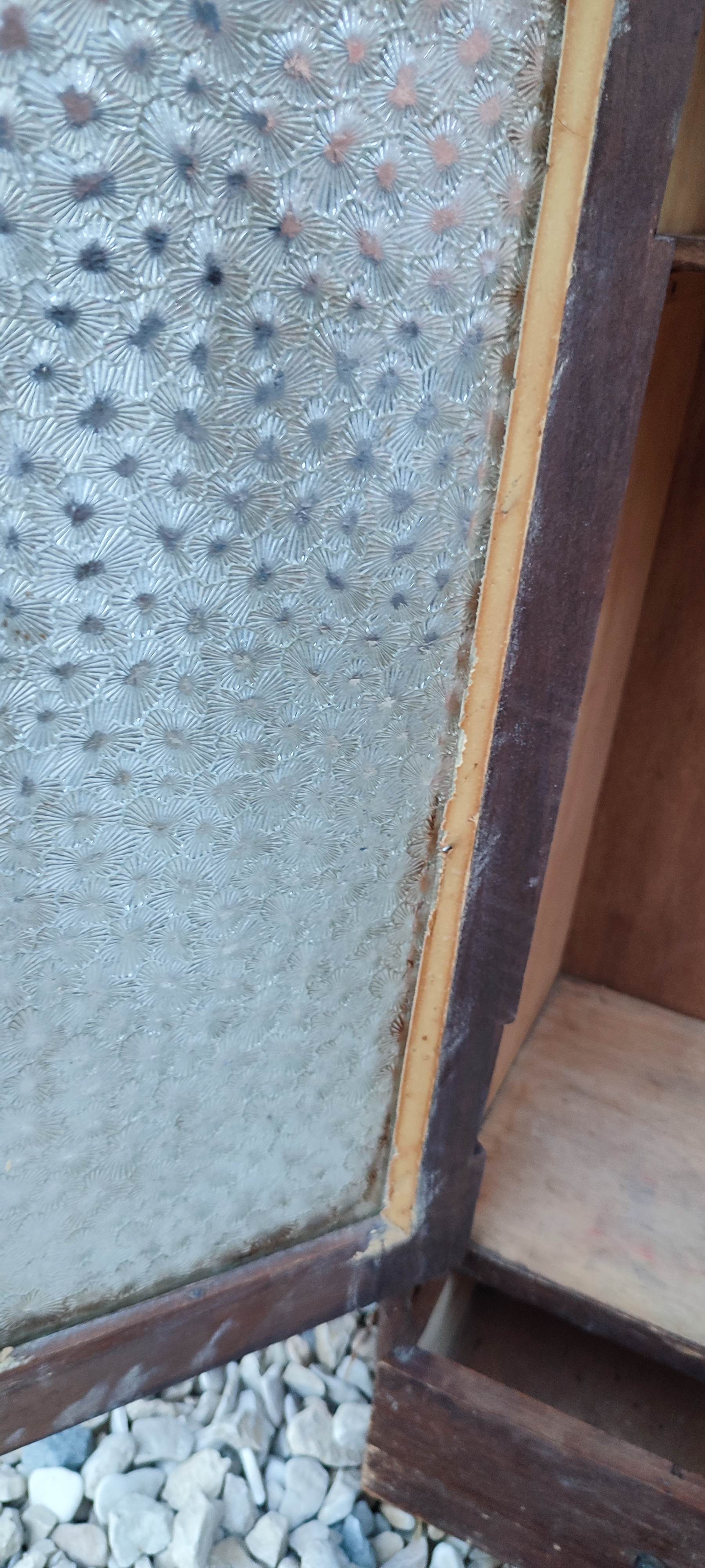 Wall-mounted medicine cabinet