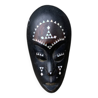Masque Afrique en bois coquillage incrustés Côte Ivoire Baoulé art africain 1989 vintage ancien