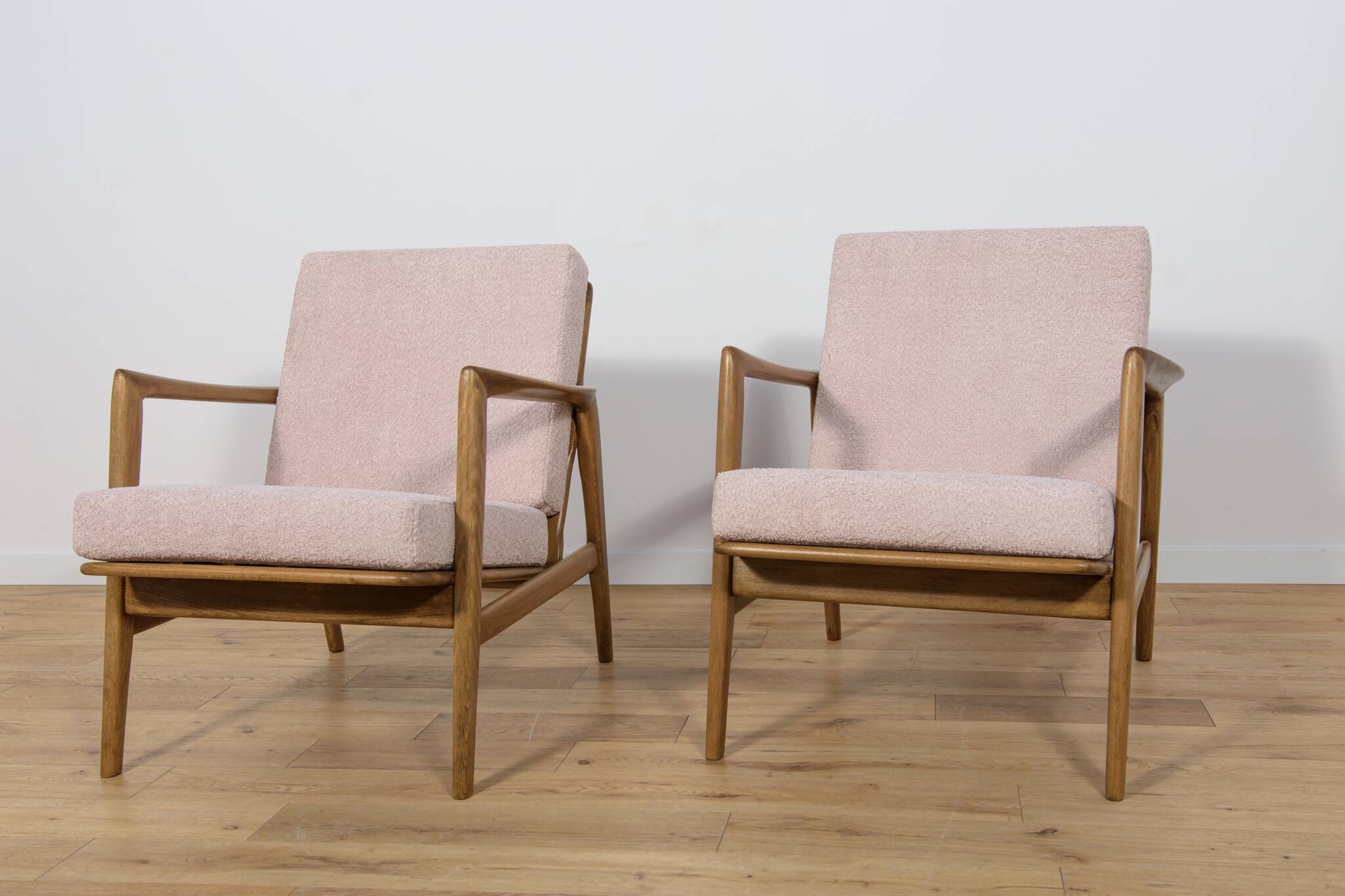 Mid-Century Model 300-139 Armchairs from Swarzędzka Factory, 1960s, Set of 2
