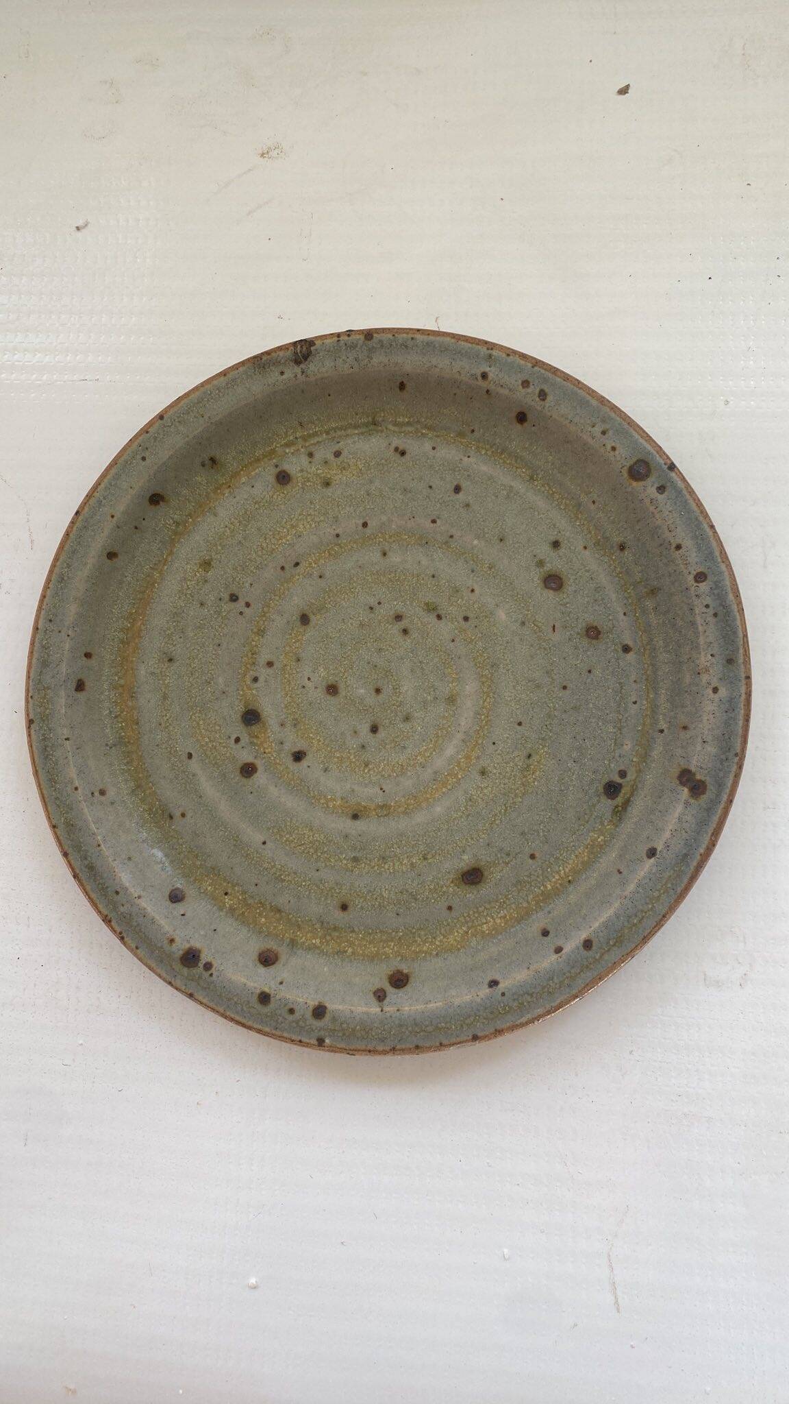 5 vintage plates, beautifully made, branded on the back