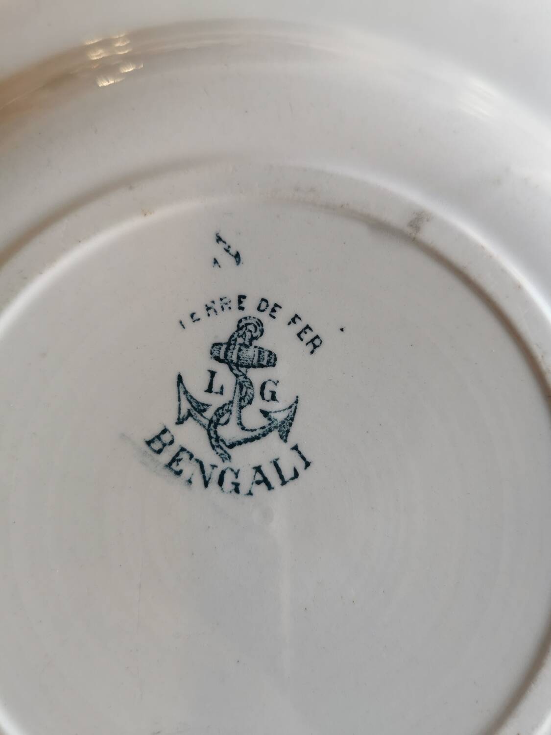 Deep plate Terre de fer Bengali