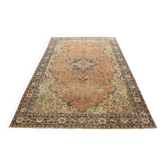 Vintage Turkish rug in red and beige with floral medallion, 199 × 288 cm
