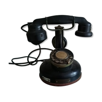 Téléphone noir ancien