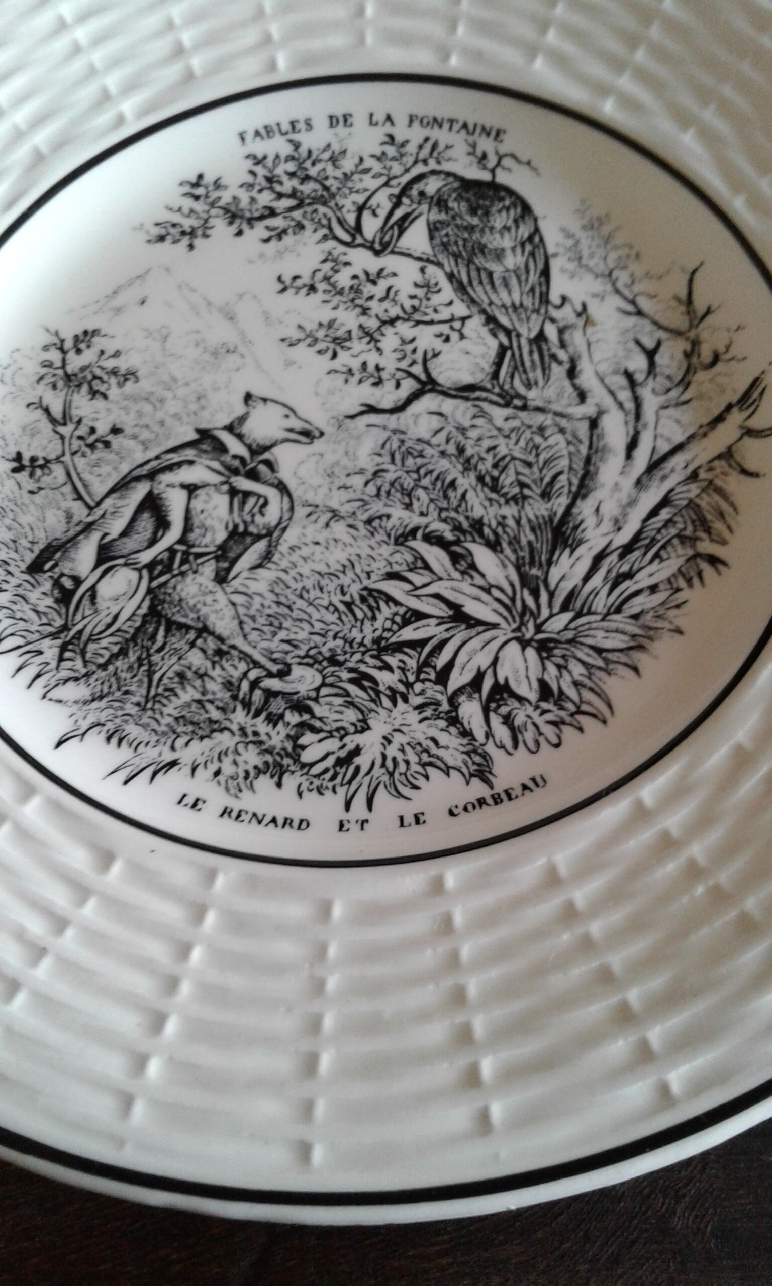5 Jean de la Fontaine Sarreguemines themed plates