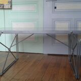 Moment coffee table