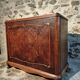 Buffet art déco français en noyer et acajou avec plateau en marbre, fin des années 1920